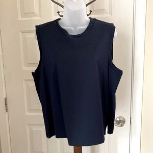 NWOT Banana Republic navy sleeveless top, Size L